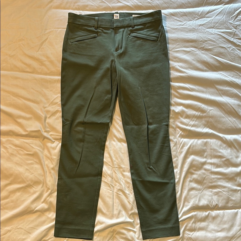 GAP Skinny Ankle pants. Size 6R.